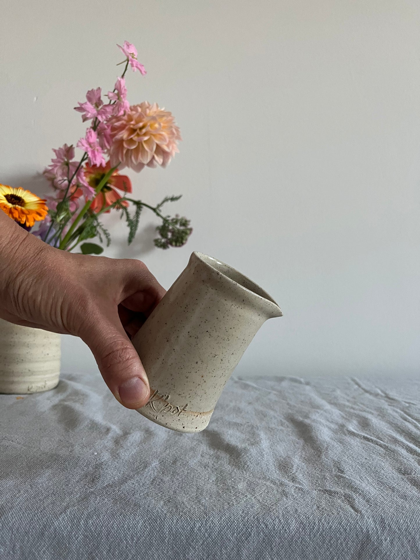 26. Melkkannetje - spikkel neutraal