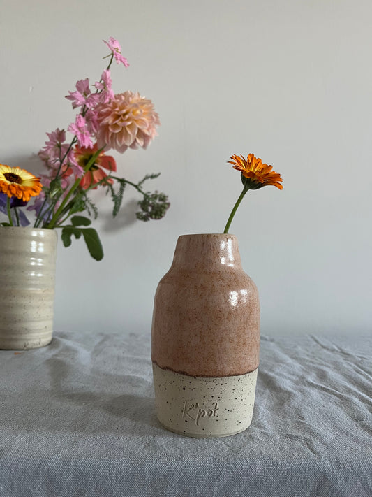 40. Vaasje - spikkel Peach rose